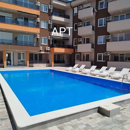Sara S Apartman *