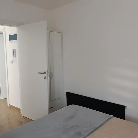 Sara S Apartman