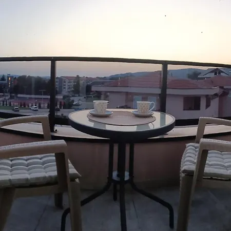 Sara S Apartman *